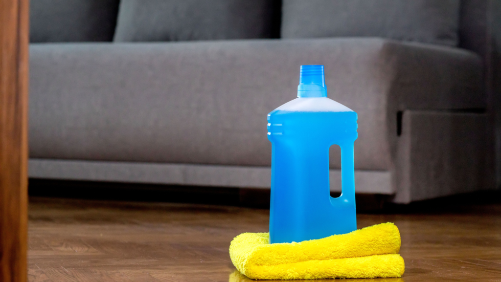 cleaning solution for laminate flooring